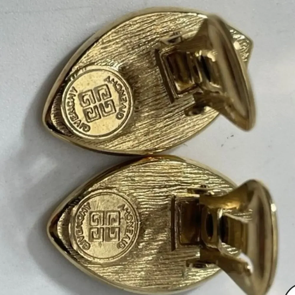 Authenticated Givenchy NY Vintage Black Enamel signed Gold‎ Tone Clip Earrings - Picture 6 of 16